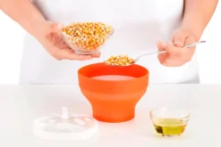 Mini bol à popcorns Lékué pour micro ondes en silicone diamètre 12,7cm