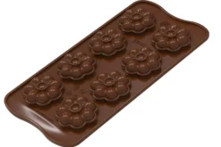 Moule à chocolat en silicone Silikomart 8 fleurs Ø38x12mm