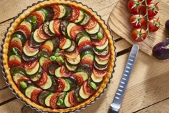 Moule à tarte cannelé inox fond amovible De Buyer et feuille cuisson