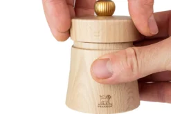 Moulin à sel manuel Peugeot Baya en bois de hêtre 8cm