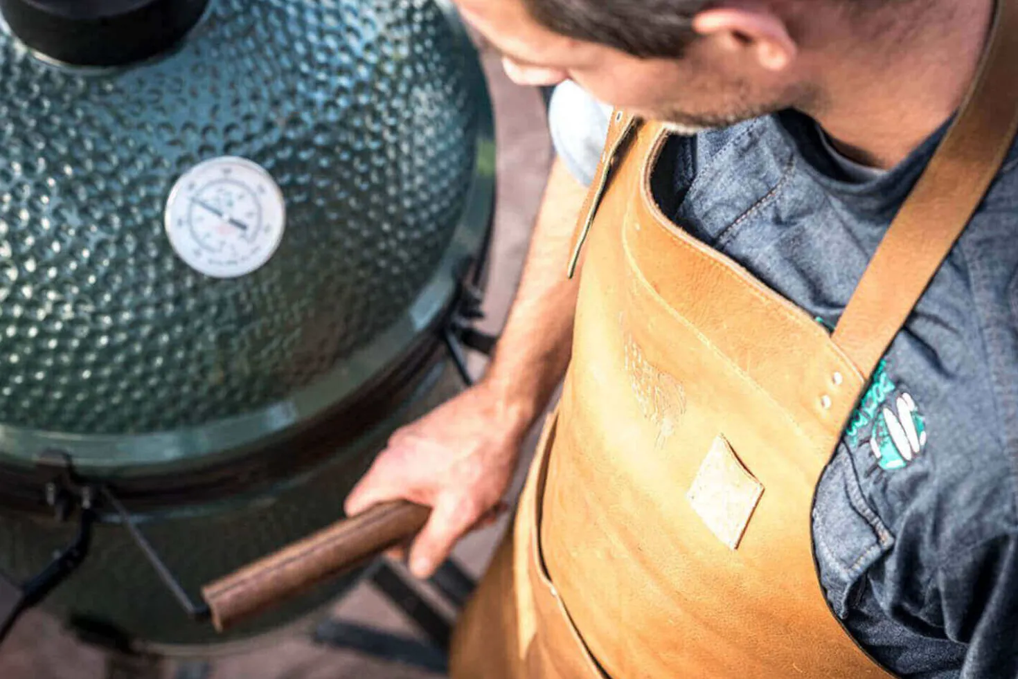 Pack Big Green Egg Medium barbecue + convEGGtor + chariot à roulettes