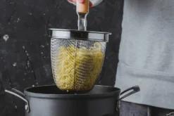 Passoire à nouilles KitchenCraft en acier inoxydable 34cm