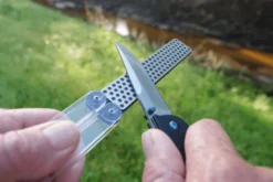Pierre à aiguiser DMT Diafold Diamond portable double face diamantée 220/325