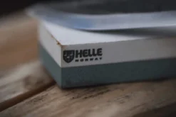 Pierre à aiguiser Helle H300301 double face grains 320/500 taille S avec étui en cuir