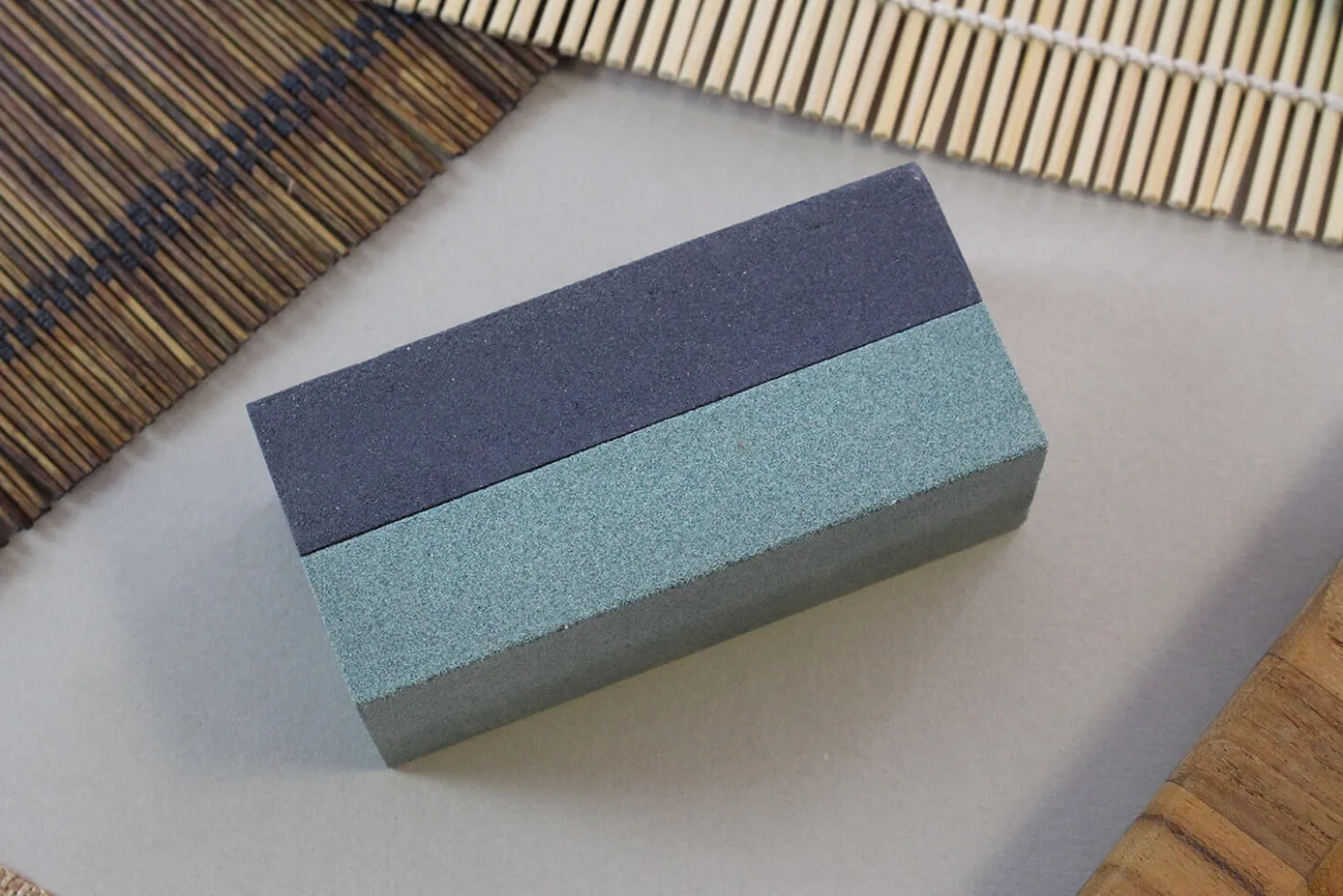 Pierre nagura Suehiro pour entretenir les pierres à aiguiser - Grains 180/300