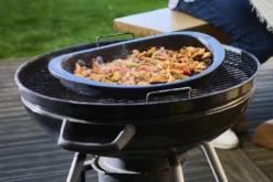 Plancha demi-lune noire Peugeot Grill to table en céramique - 43cm