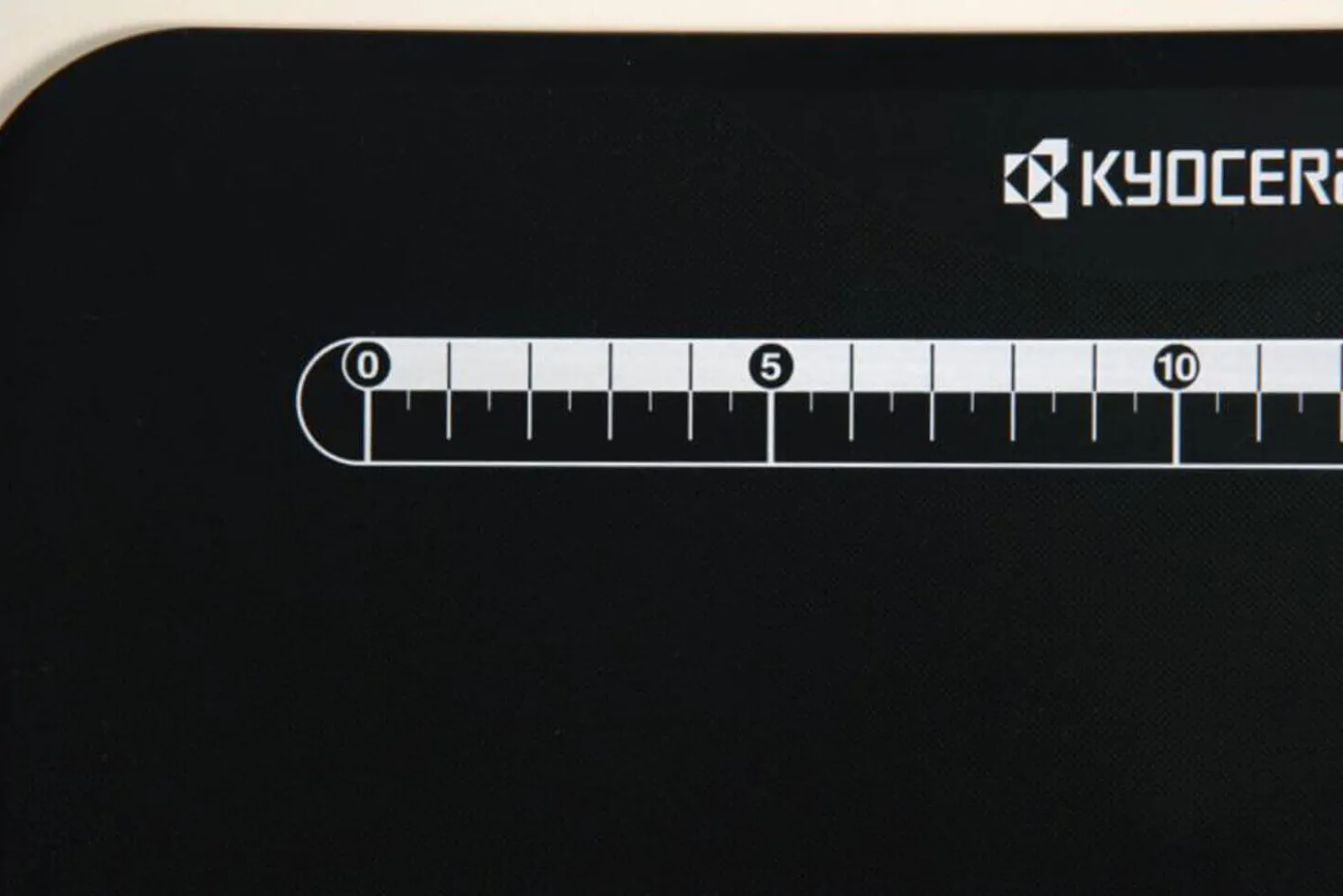 Planche à découper souple Kyocera noire 37x25x0.3cm
