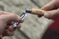 Éplucheur de poche Opinel n°06 lame 6cm manche hêtre