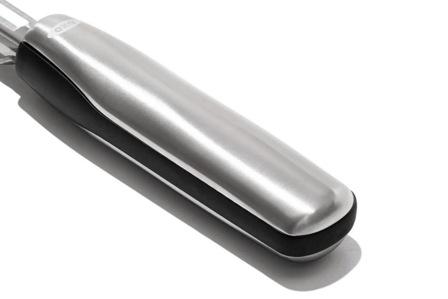 Éplucheur à légumes OXO Steel oscillant manche en inox et santoprène