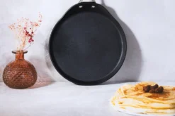 Poêle à crêpes antiadhésive Cristel Castel'Pro Ultralu® 28cm en aluminium forgé et revêtement Ceraliss+