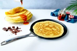 Poêle à crêpes antiadhésive Cristel Castel'Pro Ultralu® 28cm en aluminium forgé et revêtement Ceraliss+