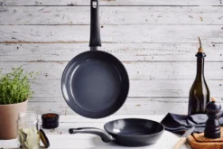 Poêle à frire antiadhérente Beka Kuro en aluminium noir 24cm