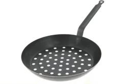 Poêle à marrons perforée De Buyer 5490.28 28cm en tôle d'acier bleuie pour cuisson sur braise