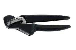 Presse-ail Chef'n FreshForce en inox et polymère noir