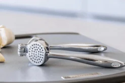 Presse-ail MasterClass en acier inoxydable 13,5cm