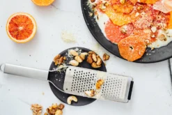 Râpe gros grains Microplane Professional Series en acier inoxydable