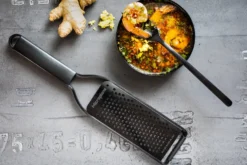 Râpe Microplane Black Sheep gros grains - 13,6cm
