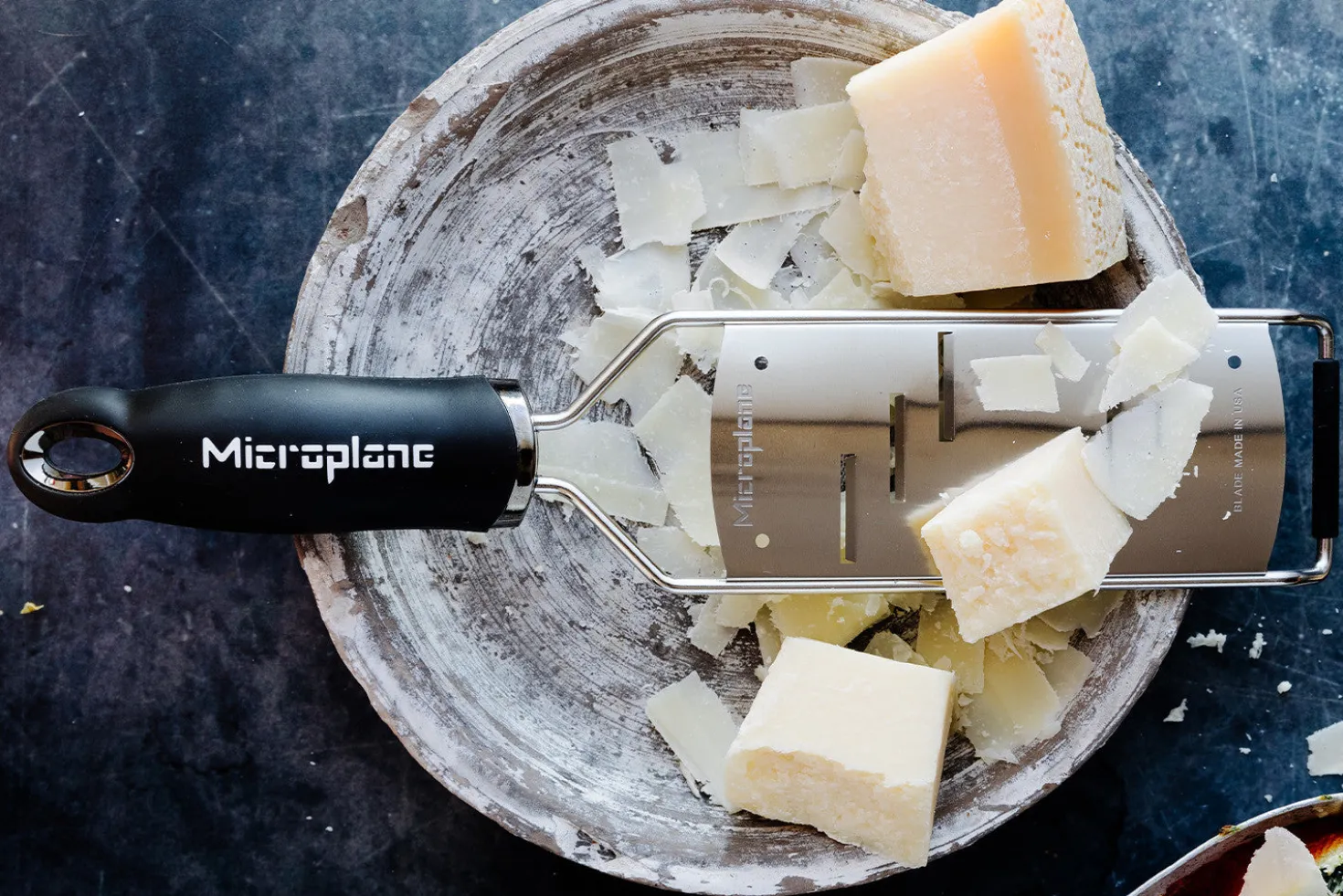 Râpe Microplane Gourmet coupe large manche noir