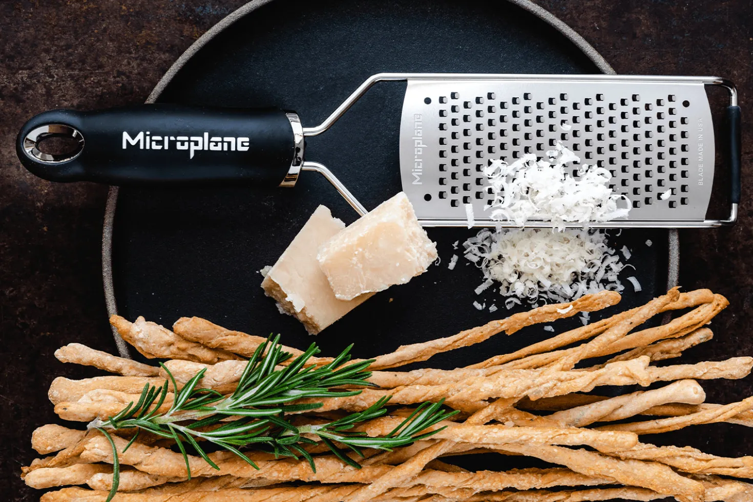 Râpe Microplane Gourmet gros grains manche noir