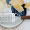 Râpe Microplane Master grains fins manche en noyer