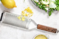 Râpe Microplane Master grains fins manche en noyer