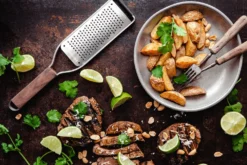 Râpe Microplane Master gros grains manche en noyer