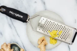 Râpe étoile Microplane Gourmet manche noir