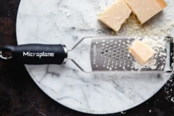 Râpe étoile Microplane Gourmet manche noir
