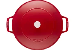 Sauteuse Staub Chistera en fonte émaillée cerise