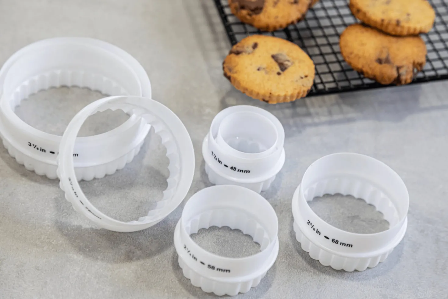 Set de 7 emporte-pièces KitchenCraft à double tranchant en polymère blanc