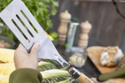 Set de 3 ustensiles à barbecue Opinel spatule à viande + couteau + pince