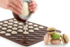 Set pour 24 macarons Lékué avec recettes incluses