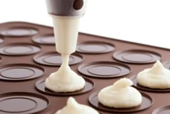 Set pour 24 macarons Lékué avec recettes incluses