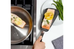 Spatule flexible ajourée OXO en silicone