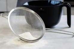 Tamis rond MasterClass à mailles fines en acier inoxydable 20,5cm