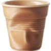 Tasse Revol Cappuccino Froissé 18cl en porcelaine Terre de Sienne