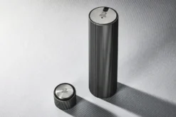 Tire-bouchon électrique rechargeable Peugeot Line Reverse Carbone avec coupe-capsule