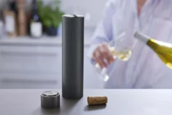 Tire-bouchon électrique rechargeable Peugeot Line Reverse Carbone avec coupe-capsule