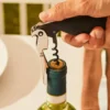 Tire-bouchon sommelier Alessi Parrot design par Alessandro Mendini