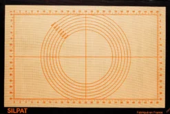 Toile pâtissière graduée Silpat en silicone et toile de verre 58,5x38,5cm