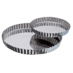 Tourtière cannelée en fer blanc
