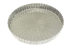 Tourtière ronde cannelée perforée Gobel fer blanc fond fixe