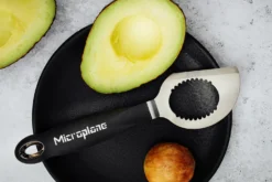 Ustensile pour avocat Microplane 3 en 1