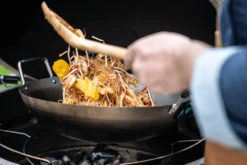 Wok en acier au carbone pour Big Green Egg Large et XLarge 40cm + spatule en bambou